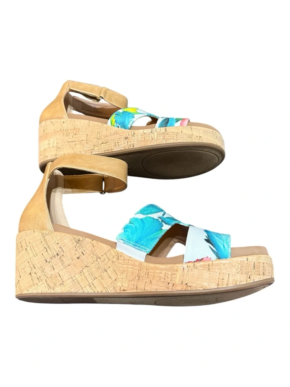 Corkys Rom Com White Floral Wedge Sandals Size 10 NIB